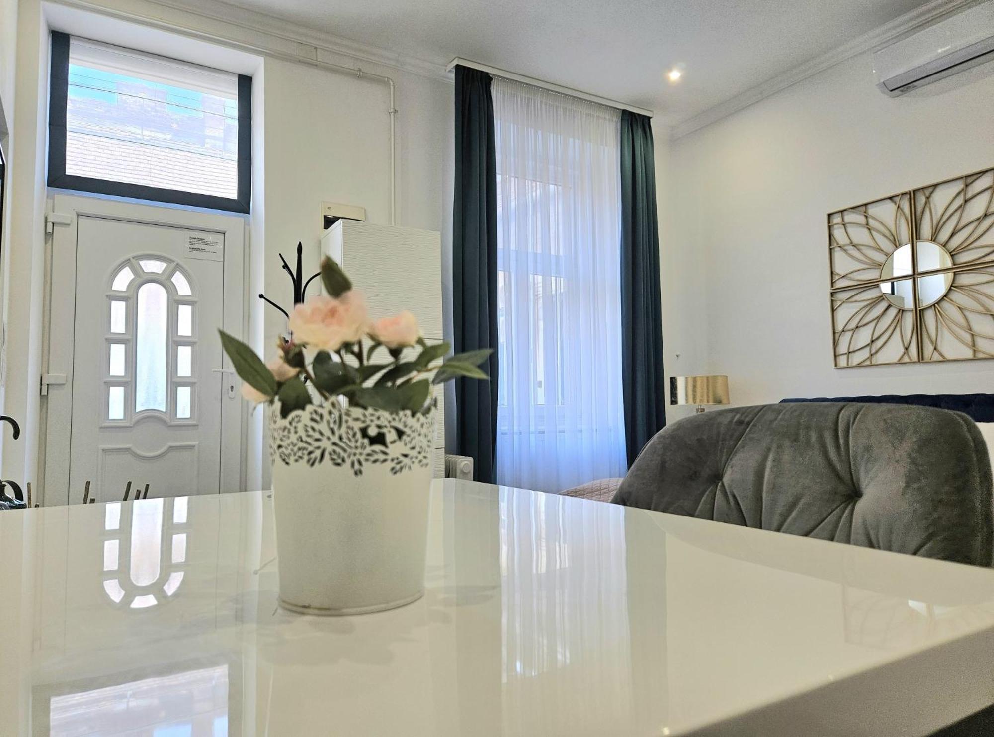Designer Downtown Gem Apartman Budapest Kültér fotó